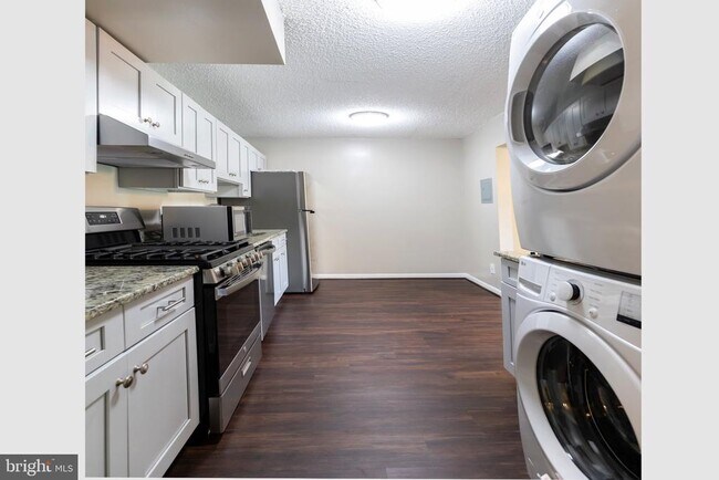 Foto del edificio - 11804 Breton Ct