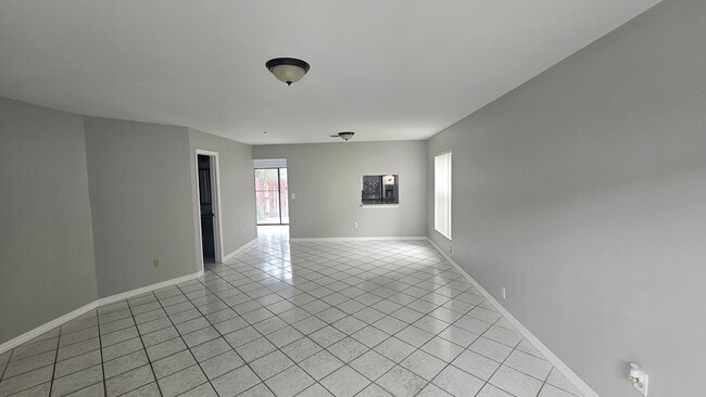 Building Photo - 1702 Shady Ridge Ct