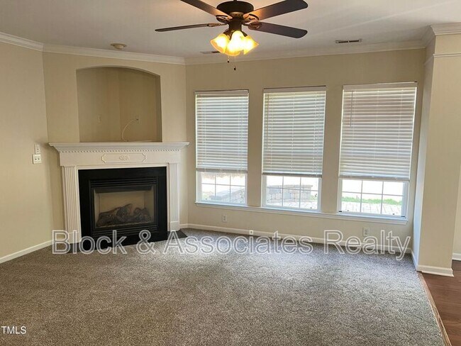 Building Photo - 522 Virginia Water Dr
