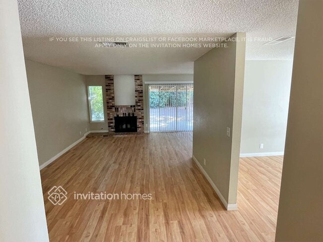 Building Photo - 10059 Glen Grove Ct