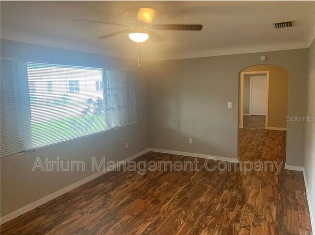 Foto del edificio - 1564 Tilley Ave