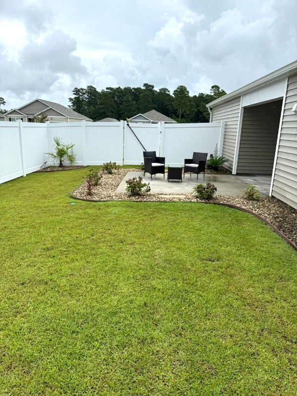 Building Photo - 456 Samara Dr