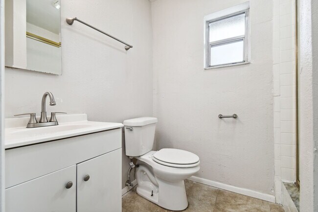 Building Photo - 8540 Zane Ln