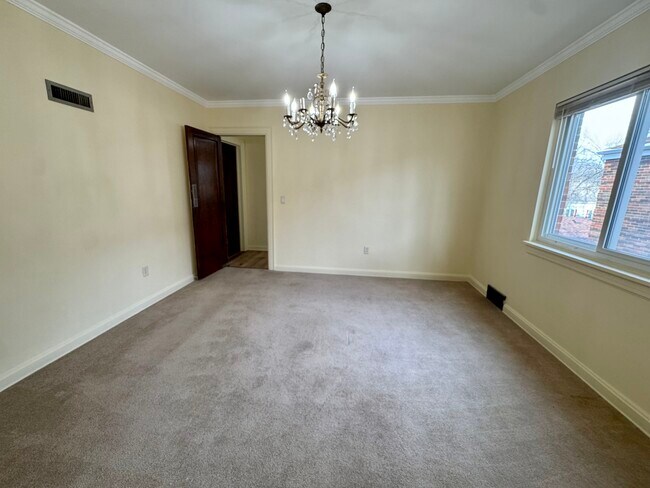 Foto del edificio - 234 E Pleasant St