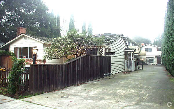 Building Photo - 1340 Mills St