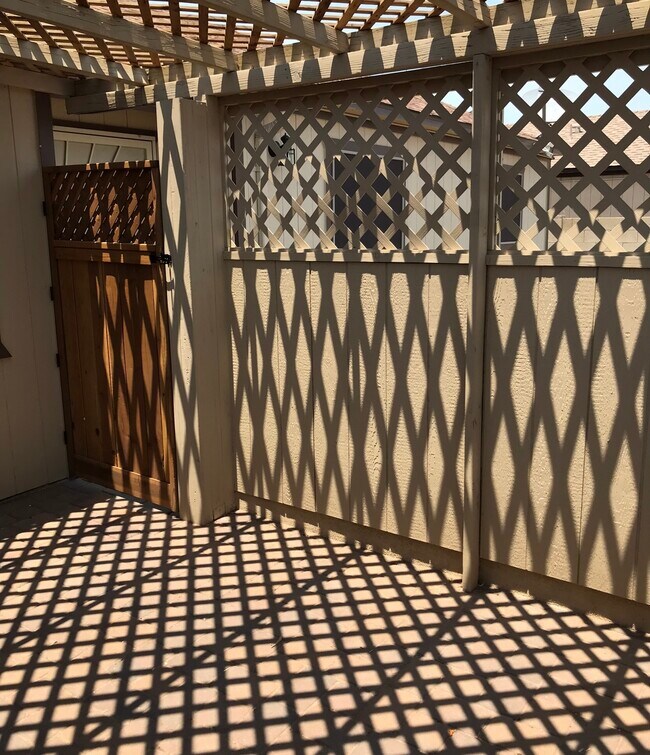 Foto del edificio - 14210 N 45th Dr