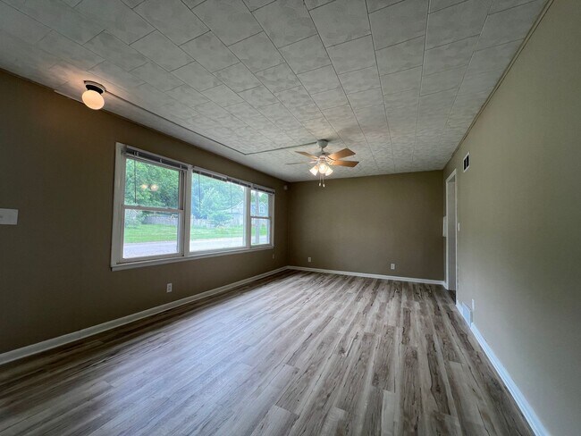 Foto del edificio - 3 bedroom house $995 per month