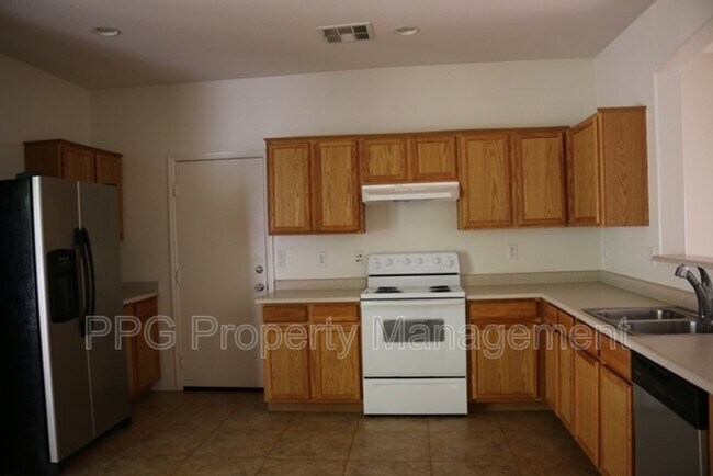 Foto del edificio - 15366 W Dreyfus St