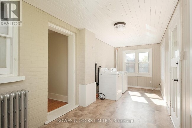 Building Photo - 530 Chamberlain St