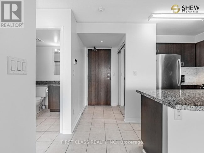 Building Photo - 4900 Glen Erin Dr