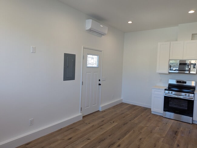 Building Photo - 7311 Carmenita Rd