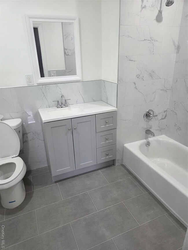 Foto del edificio - 28 James L L Burrell Ave