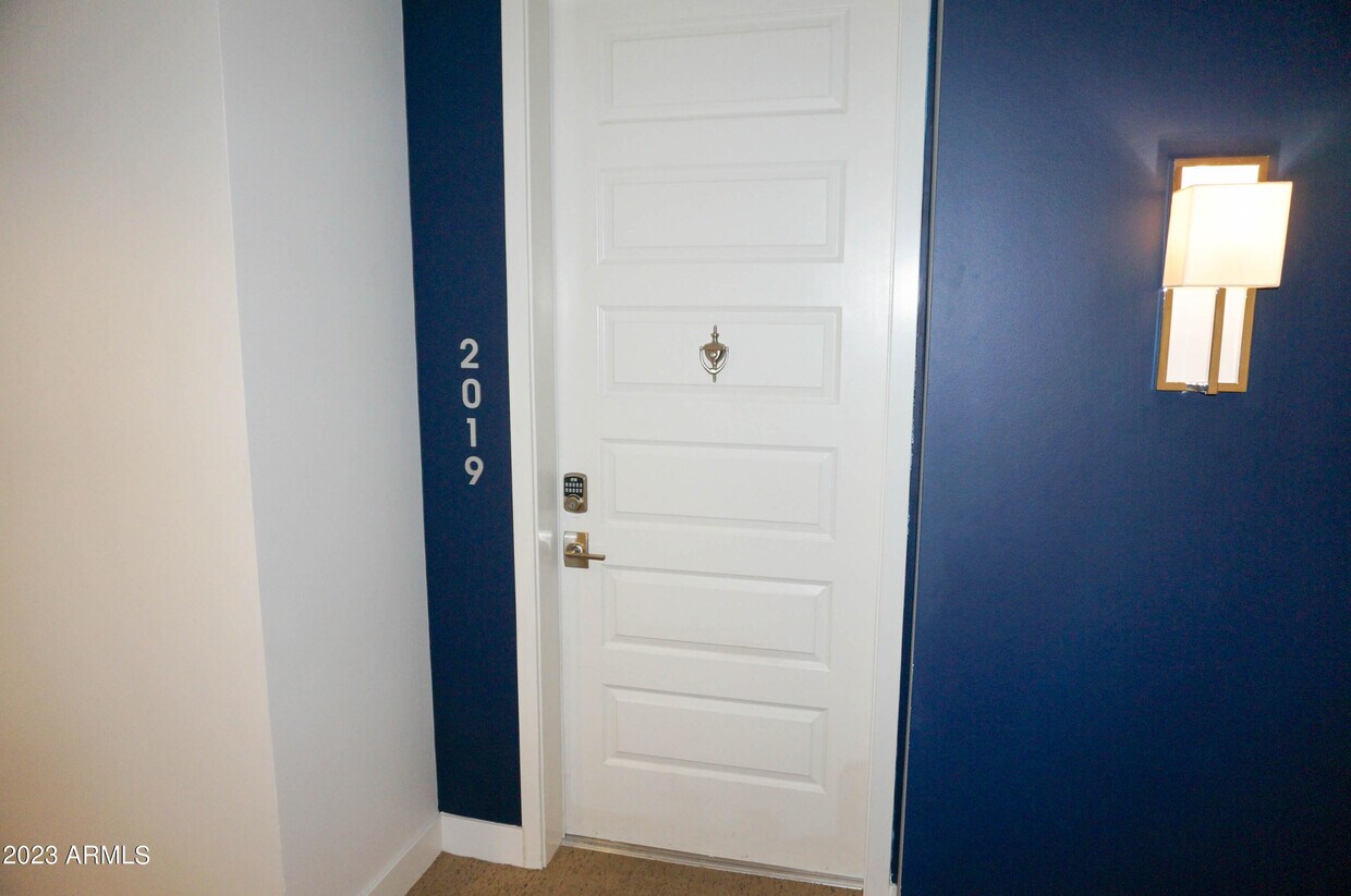 Primary Photo - 7300 E Earll Dr