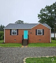 Building Photo - 1603 Westhill Rd