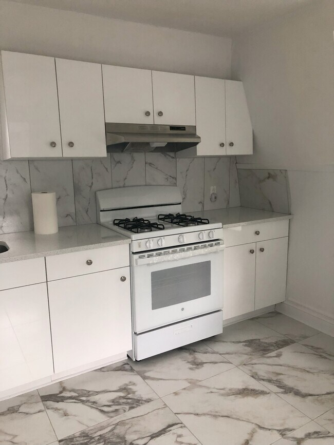 New Kitchen - 24 Franklin Pl