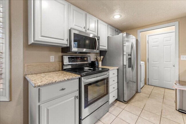 Foto del edificio - 7838 W Holt Ct