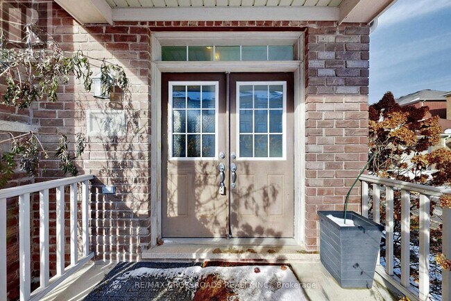 Building Photo - 76 Rustle Woods Ave