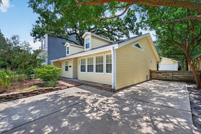 Building Photo - 967 Lamonte Ln