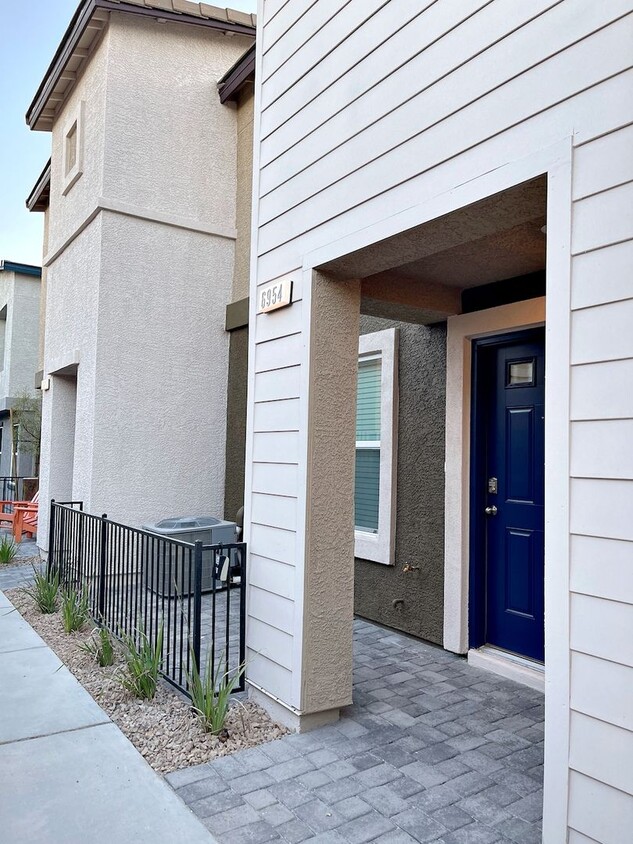 Foto principal - Smart Home, brand new, amazing townhome, 3...