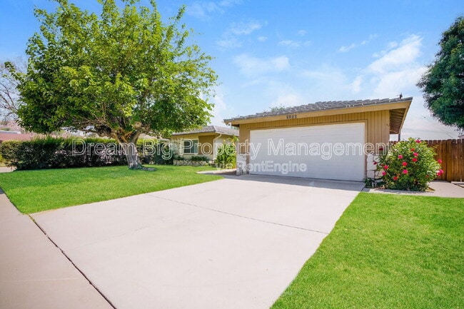 Building Photo - 5155 Harriett Cir