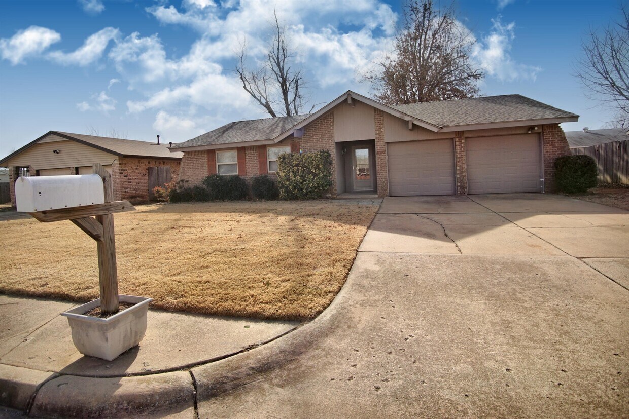 620 Winding Ln, Edmond, OK 73003 House for Rent in Edmond, OK