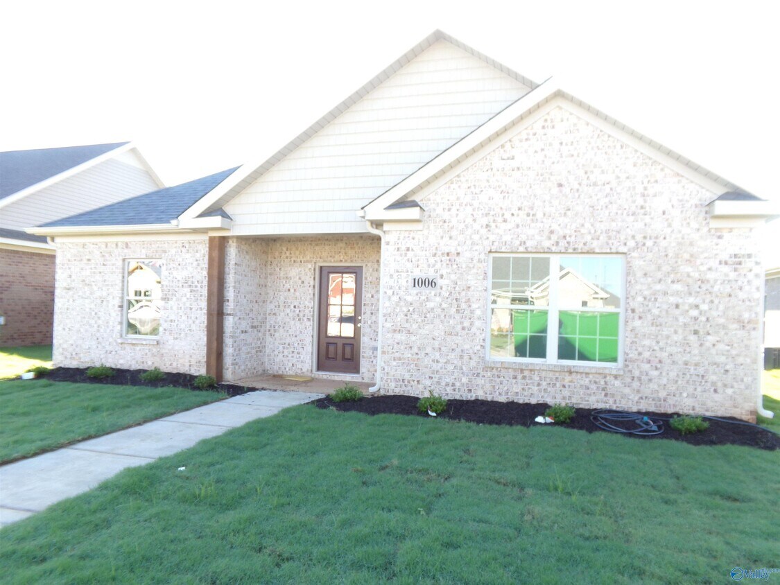 1006 Ashenbury Park, Decatur, AL 35603 House Rental in Decatur, AL