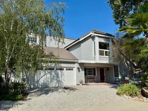 Building Photo - 829 Sorrelwood Ct