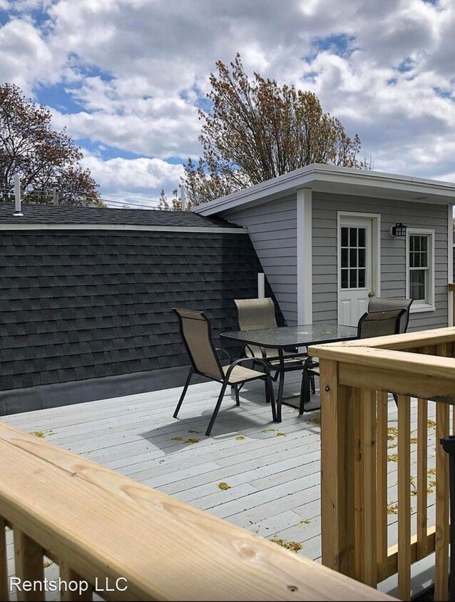 175 Pleasant St, Marblehead, MA 01945 Room for Rent in Marblehead, MA