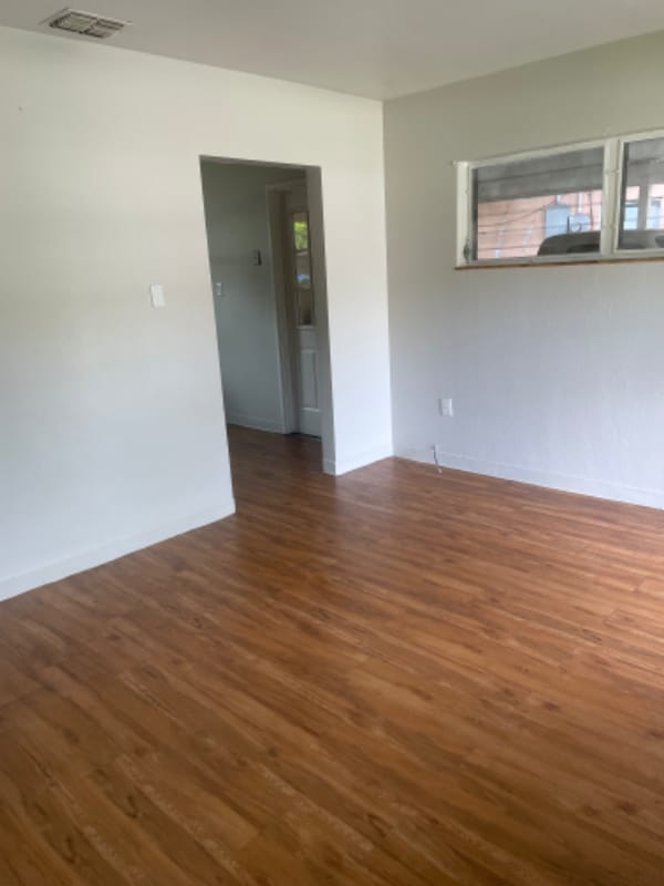 Building Photo - 1707 Wilton Ave