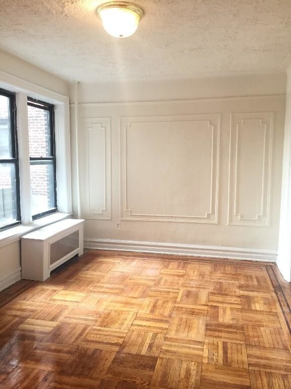 Building Photo - 848 E 28th St
