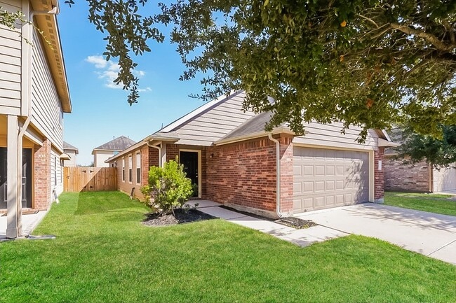 Foto del edificio - 5810 Long Arbor Ln