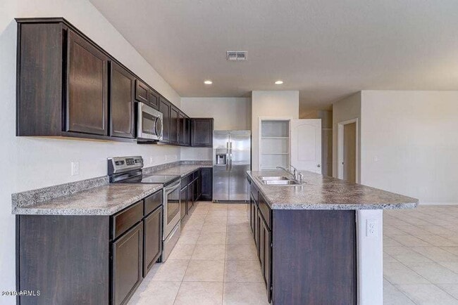 Building Photo - 2019 built Maricopa 3/2/2 with Granite and...