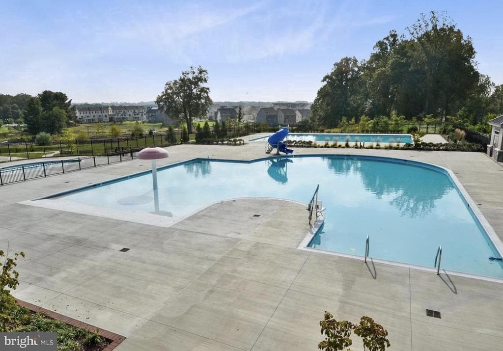 Foto del edificio - 13220 Tivoli Lake Blvd