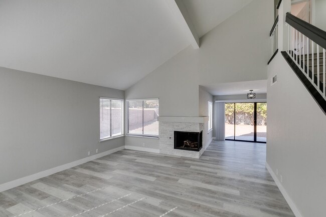 Building Photo - 3-Bedroom Dream Home in Green Valley