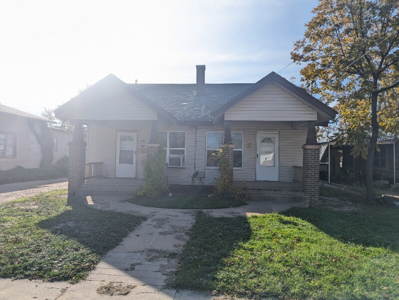 Primary Photo - 423-425 Koberlin St