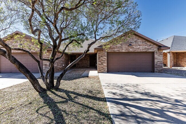 Foto del edificio - Beautiful, Spacious Duplex in South Lubbock