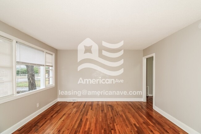 Building Photo - 5120 Floran St