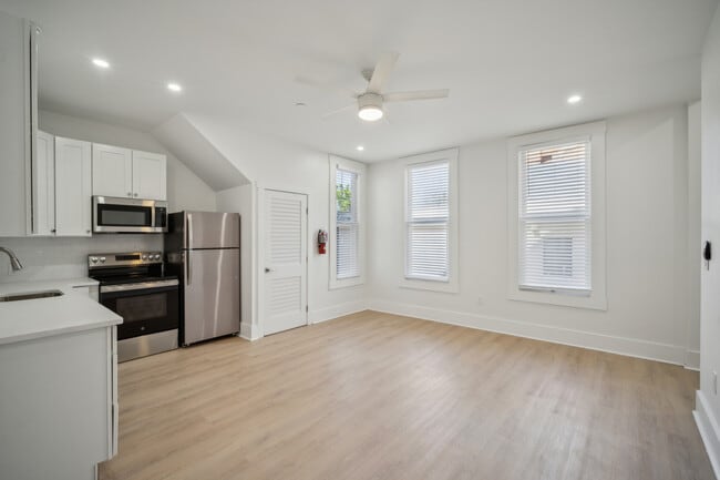 Building Photo - 326 Plant