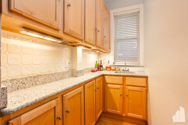 Foto del edificio - 1538 W Wrightwood Ave