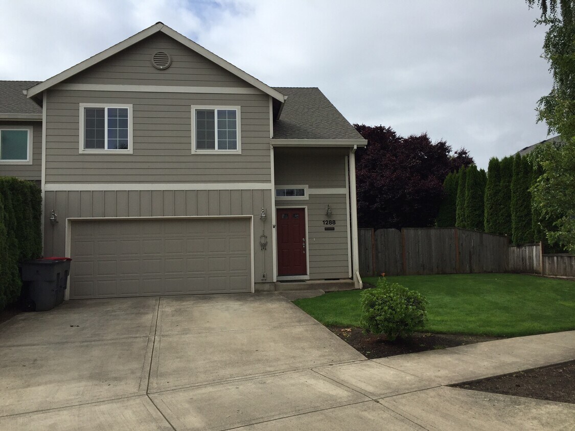 1288 NE Grandhaven St, McMinnville, OR 97128 Townhome Rentals in McMinnville OR