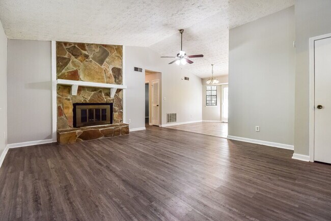 Building Photo - 4114 Red Laurel Way SW