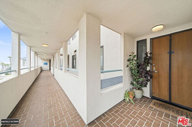 Foto del edificio - 122 Ocean Park Blvd