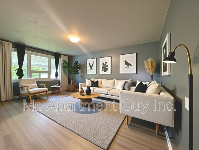 Building Photo - 6 Southlea Dr