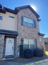 Building Photo - Parkview Condo- Unit H