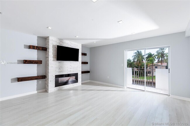 Building Photo - 6901 Edgewater Dr
