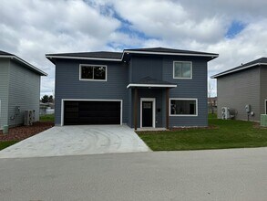 Building Photo - 1615 N Gillis Ln