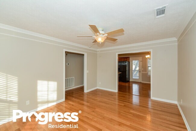 Building Photo - 161 Merritt Dr