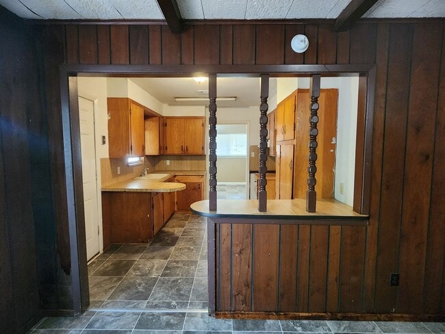 Building Photo - 638 Bringhurst Dr