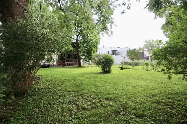 Building Photo - 530 3rd St