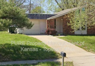 Building Photo - 2727 SW Arrowhead Rd